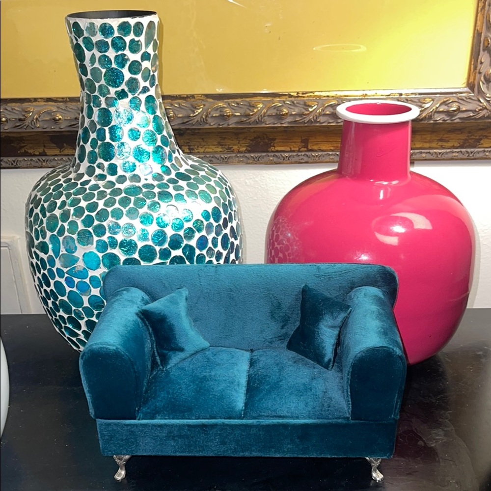 Teal Velvet table decor